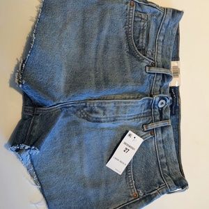 Levis High Rise Short
